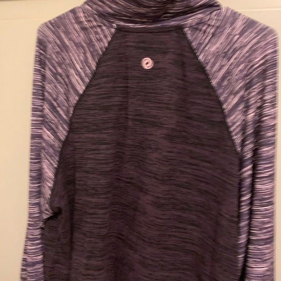Pennington’s Active Zone quarter zip pull over. - Picture 2 of 4